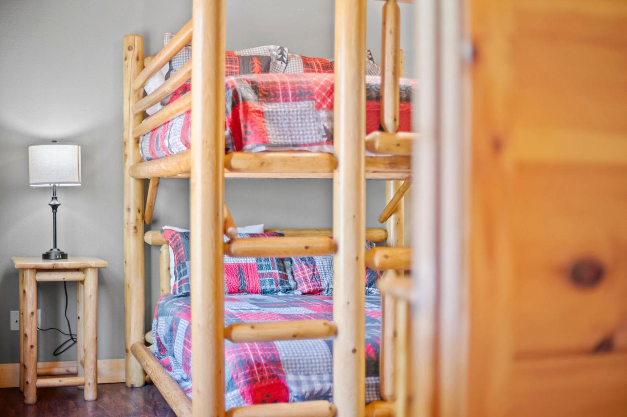 Stairway To Heaven Cabin By Staycating Gatlinburg Buitenkant foto